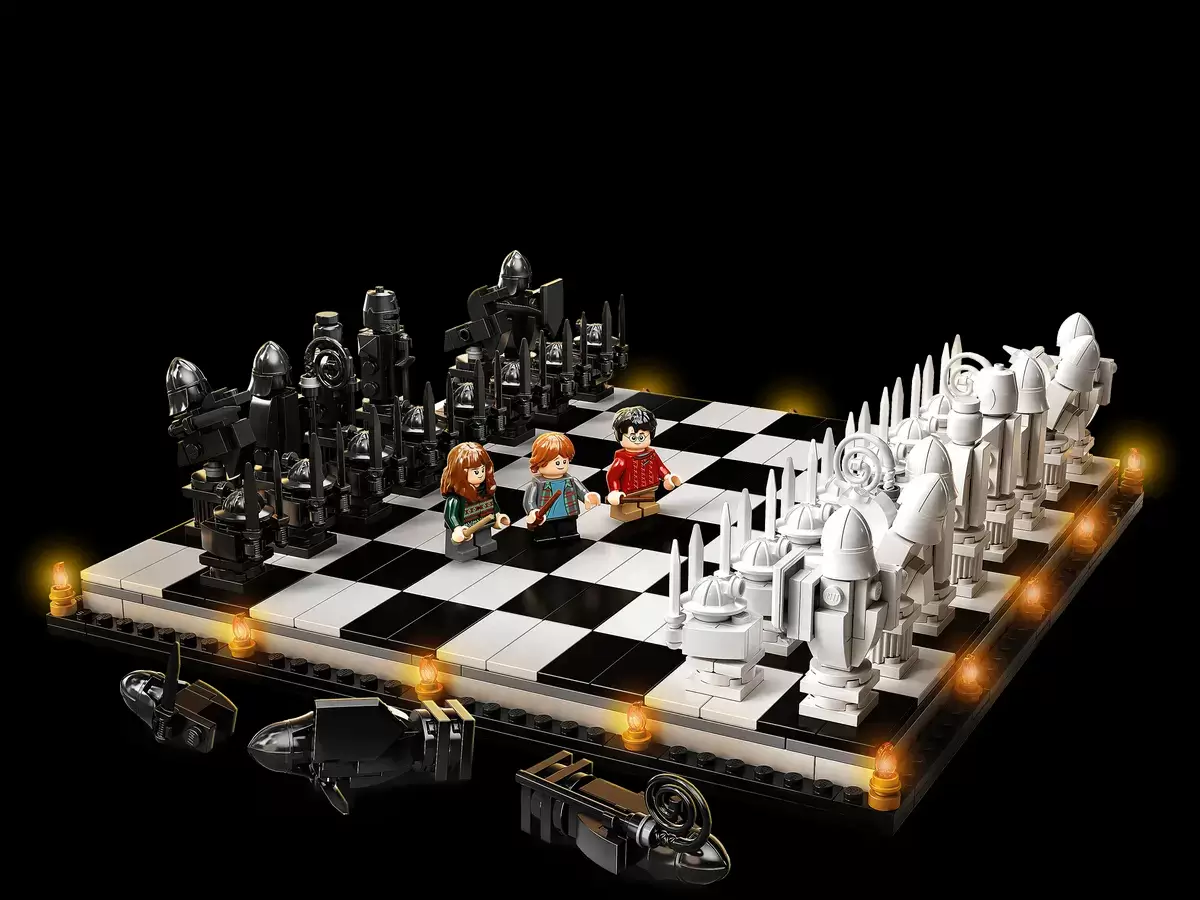 Hogwarts Wizard's Chess Set