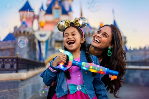 ディズニーランドの70周年を祝う：今年の夏に訪れる12の理由