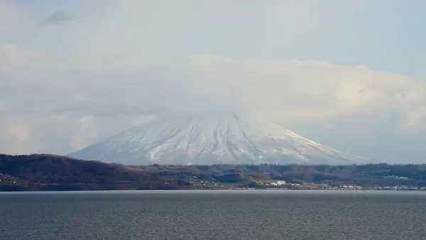 その危険と美しさの感覚のために北海道に設定されたヨテイの幽霊